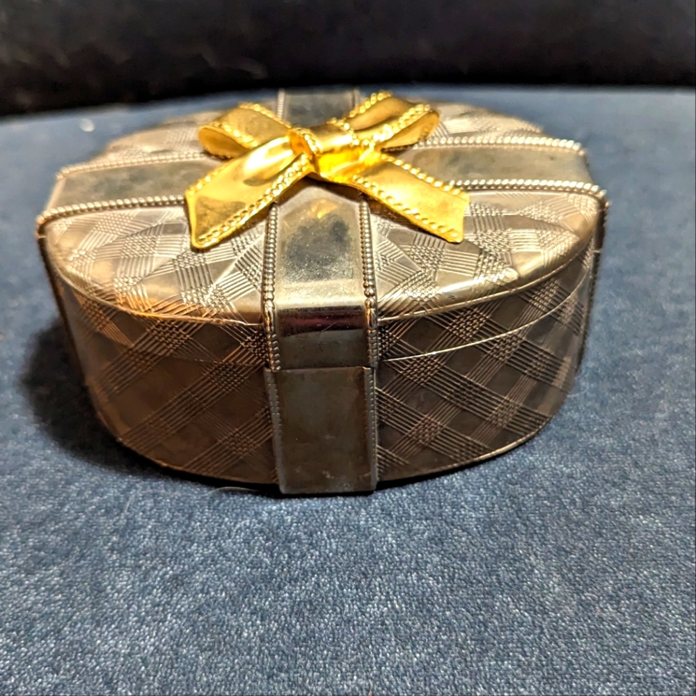 Elegance silver plated zinc jewelry box